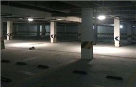 光导系统将阳光引进地下车库